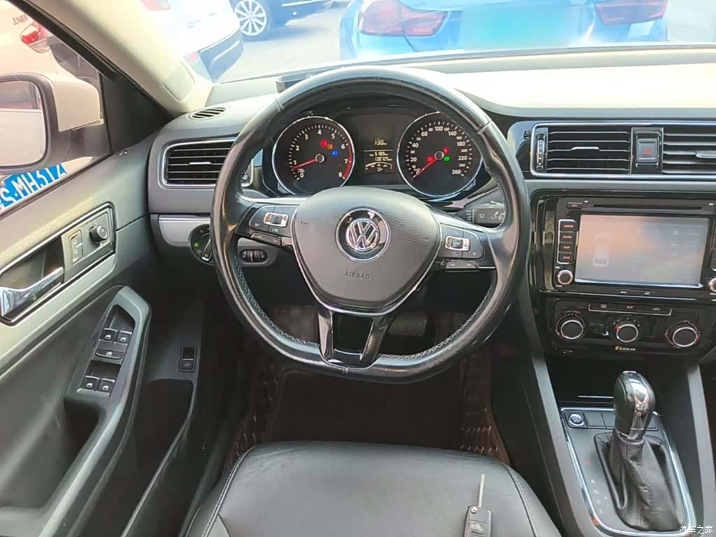 Volkswagen Sagitar, 2016 7