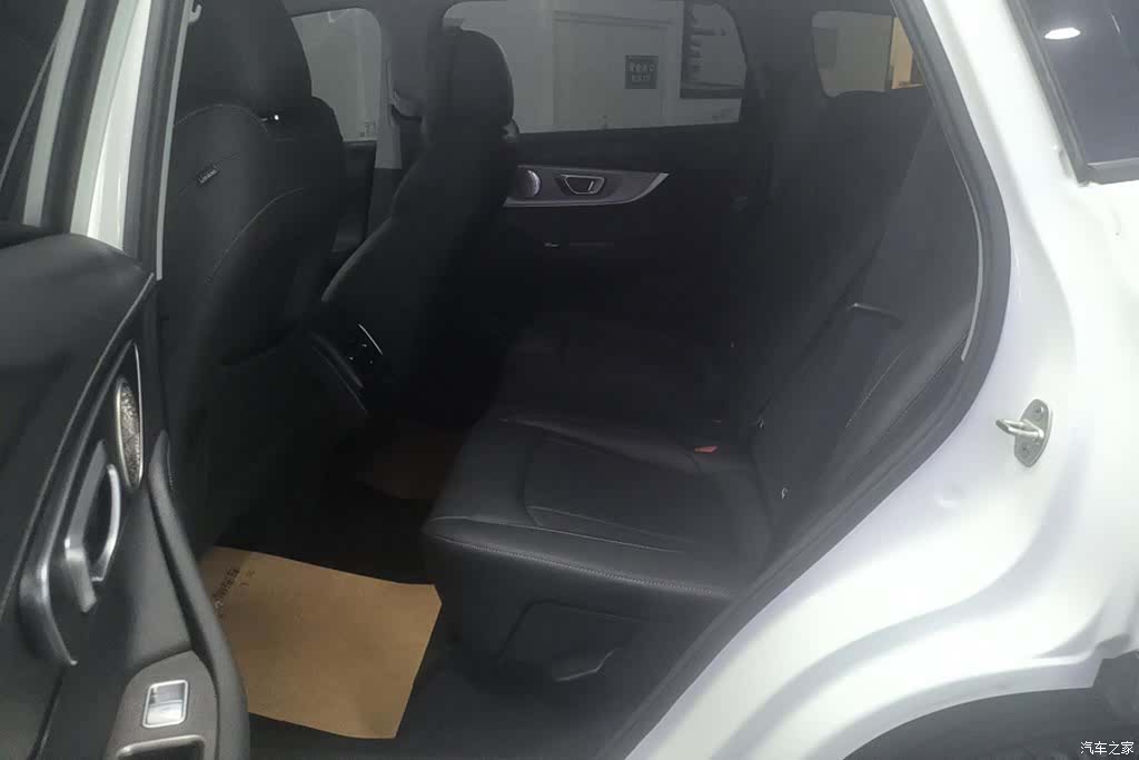 Chery Tiggo 8, 2025 11