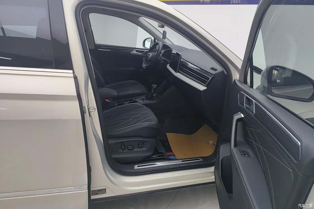 Volkswagen Tiguan L, 2022 8