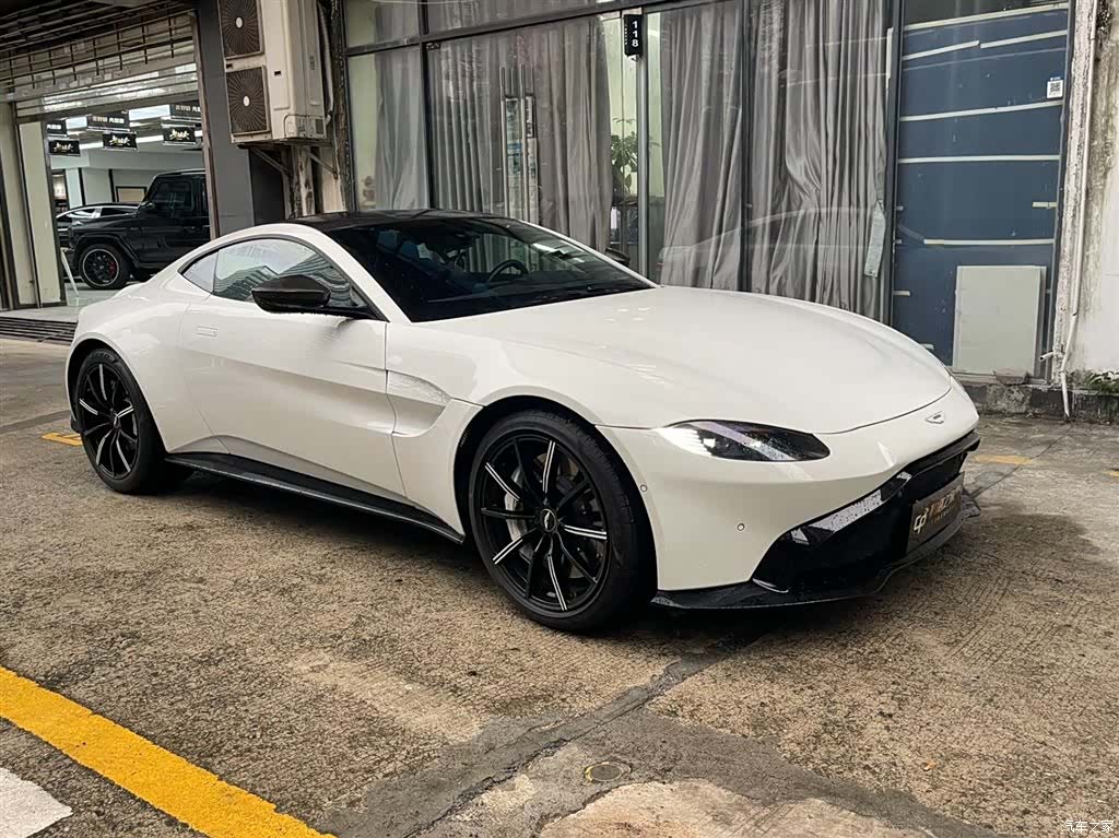 Aston Martin Vantage, 2019 3