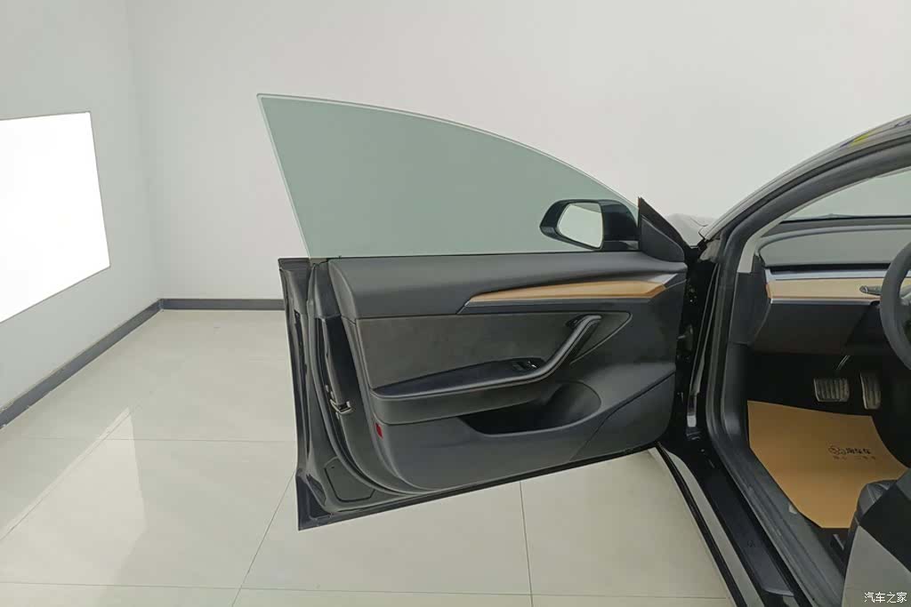 Tesla Model 3, 2022 7