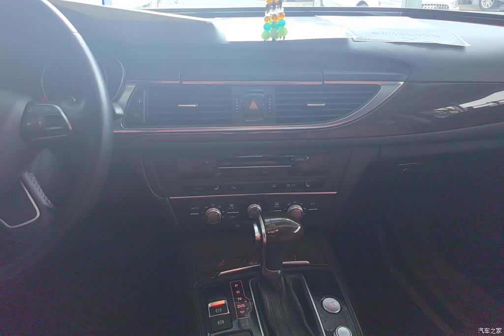 Audi A6L, 2014 13
