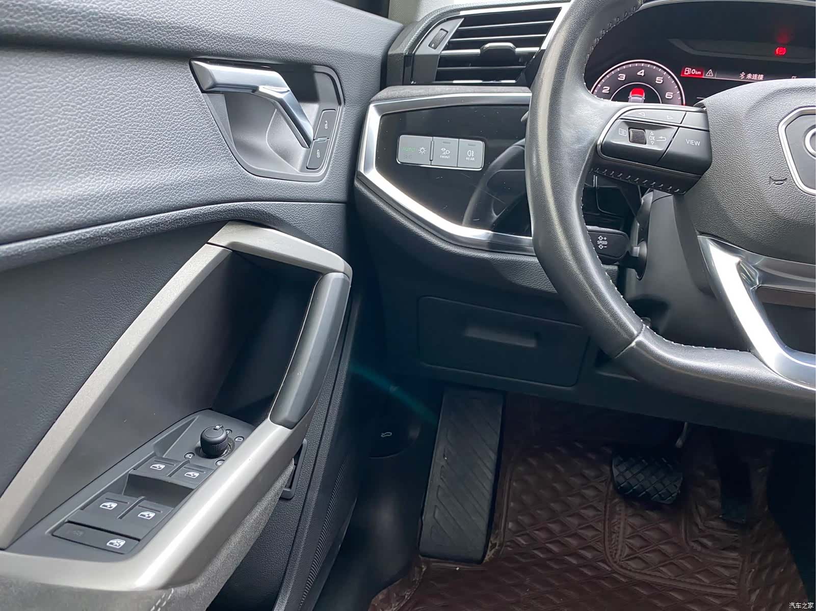 Audi Q3, 2022 11