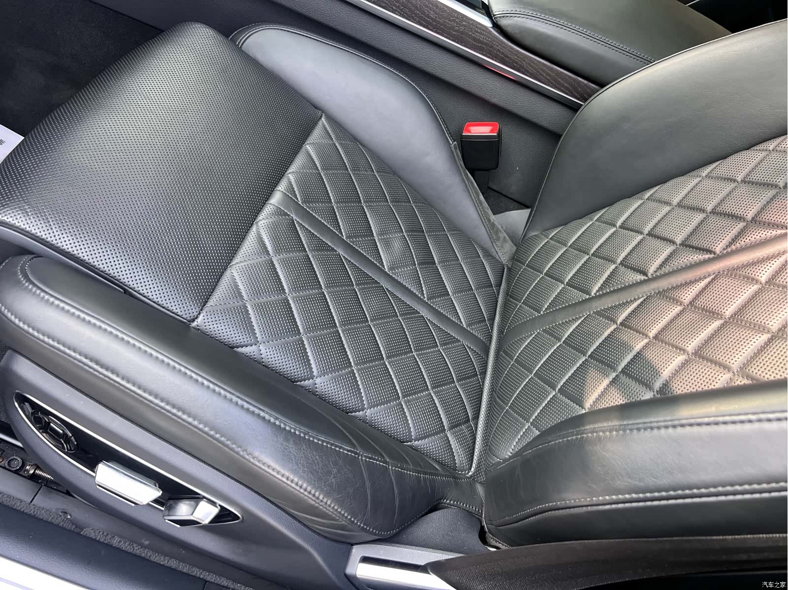 Audi A8L, 2020 11