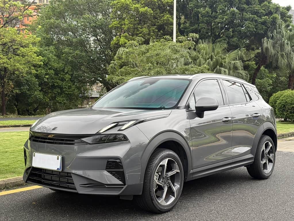 Lynk & Co 06