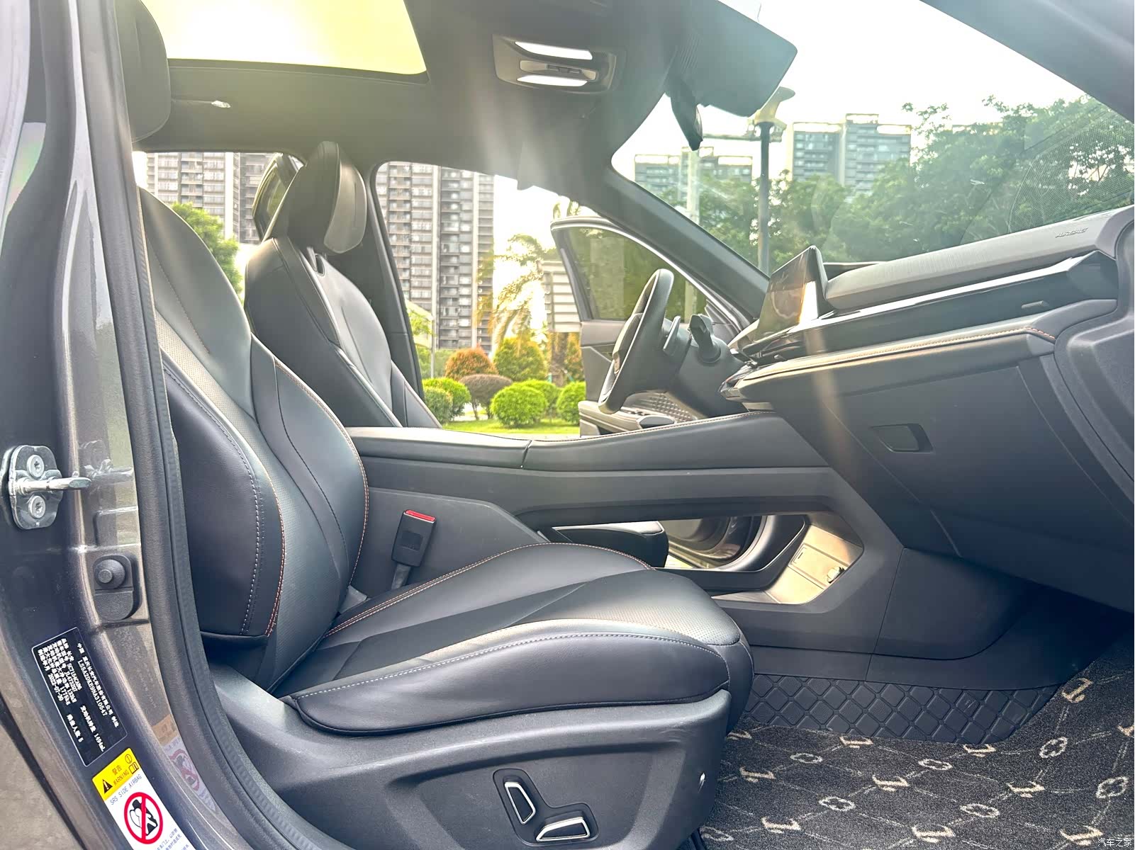 Changan UNI-V, 2022 14