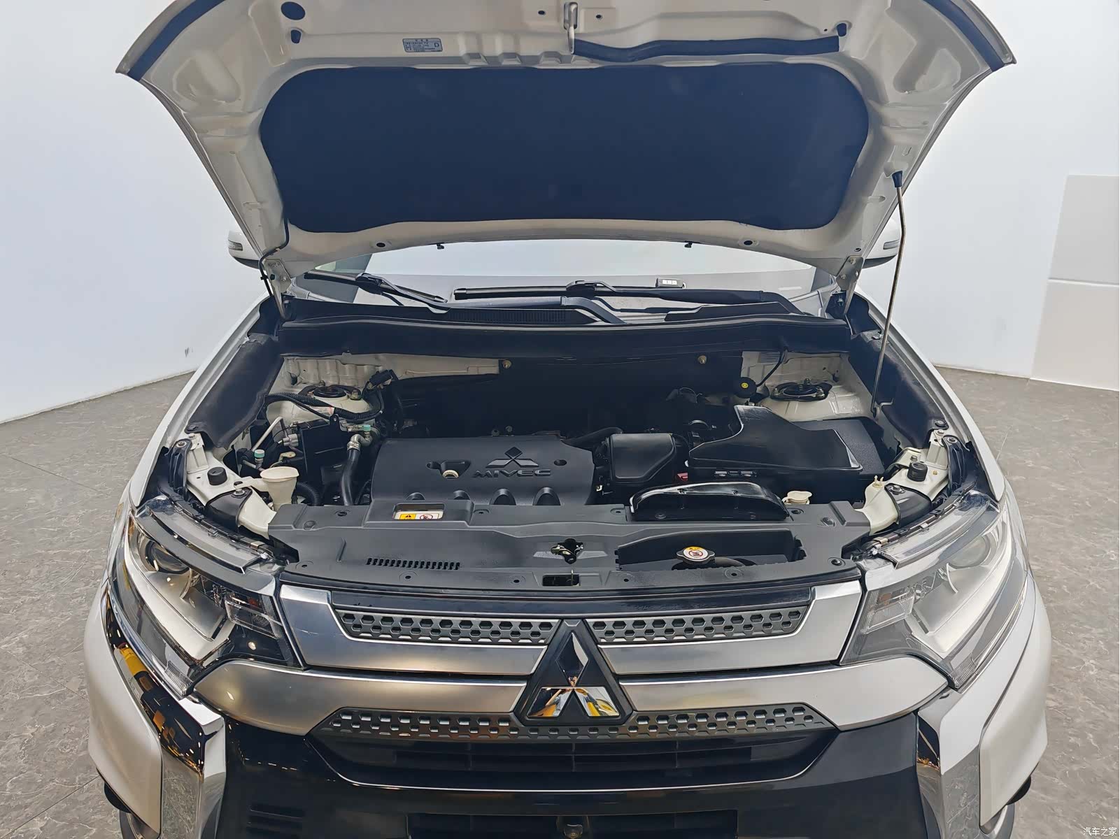 Mitsubishi Outlander, 2020 13