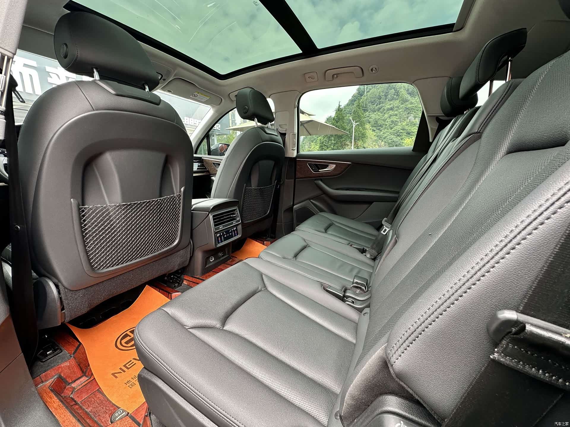 Audi Q7, 2022 9