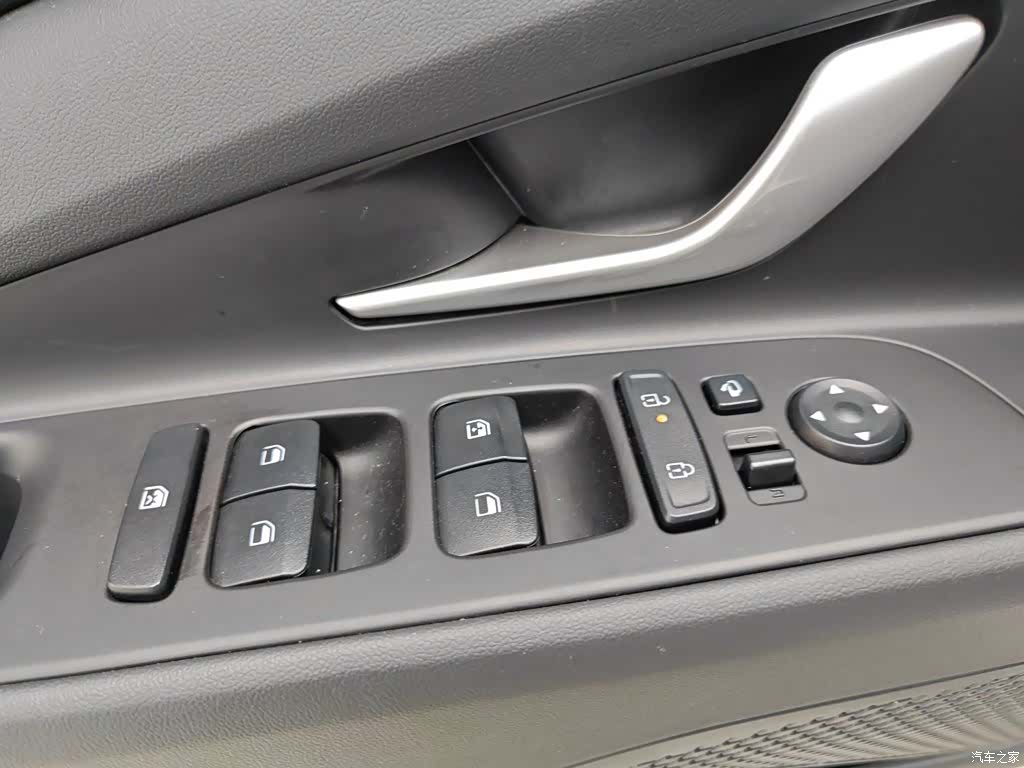 Hyundai Elantra, 2023 9