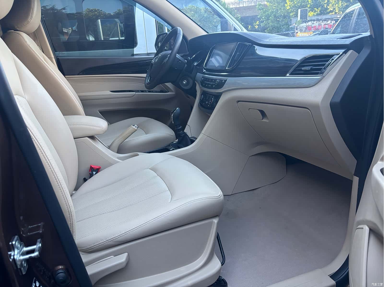 Wuling 730, 2016 14
