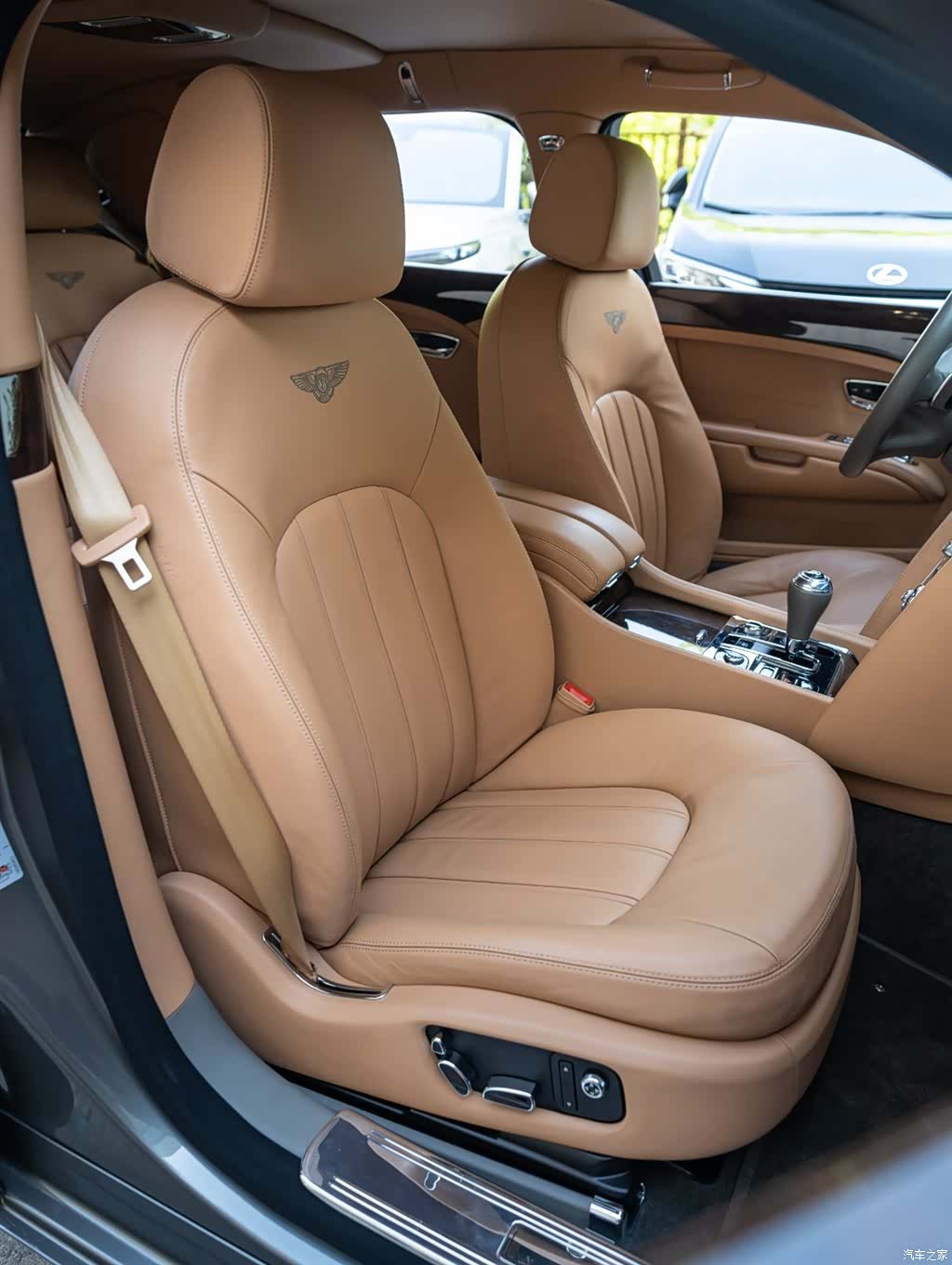 Bentley Mulsanne, 2015 18