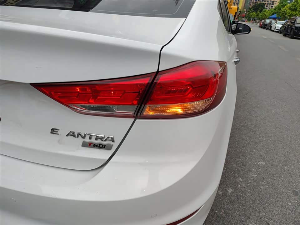 Hyundai Lead