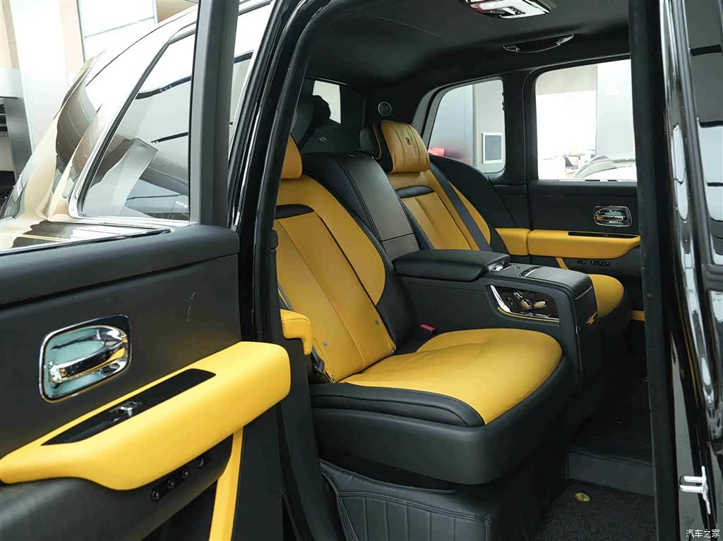 Rolls-Royce Cullinan, 2022 17
