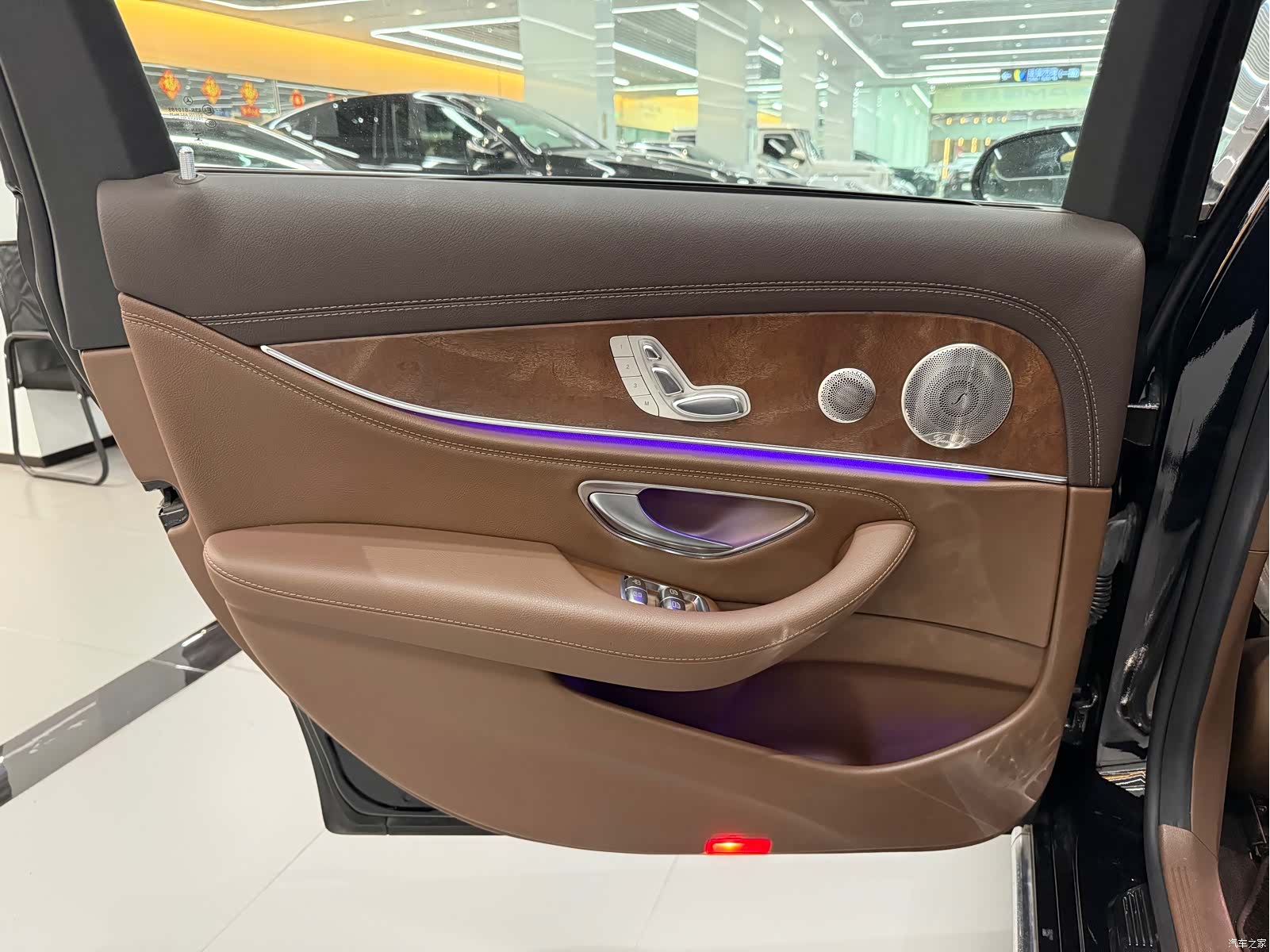 Mercedes-Benz E-Class, 2022 13