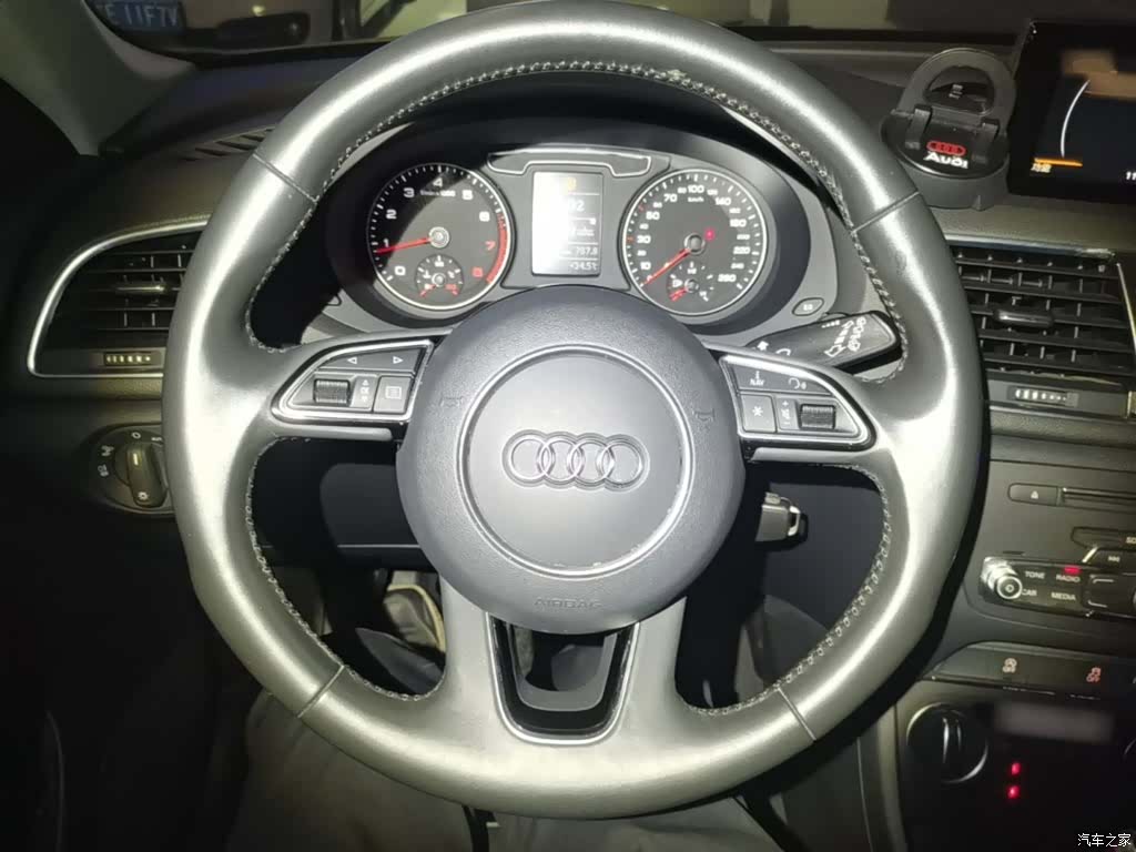 Audi Q3, 2018 11