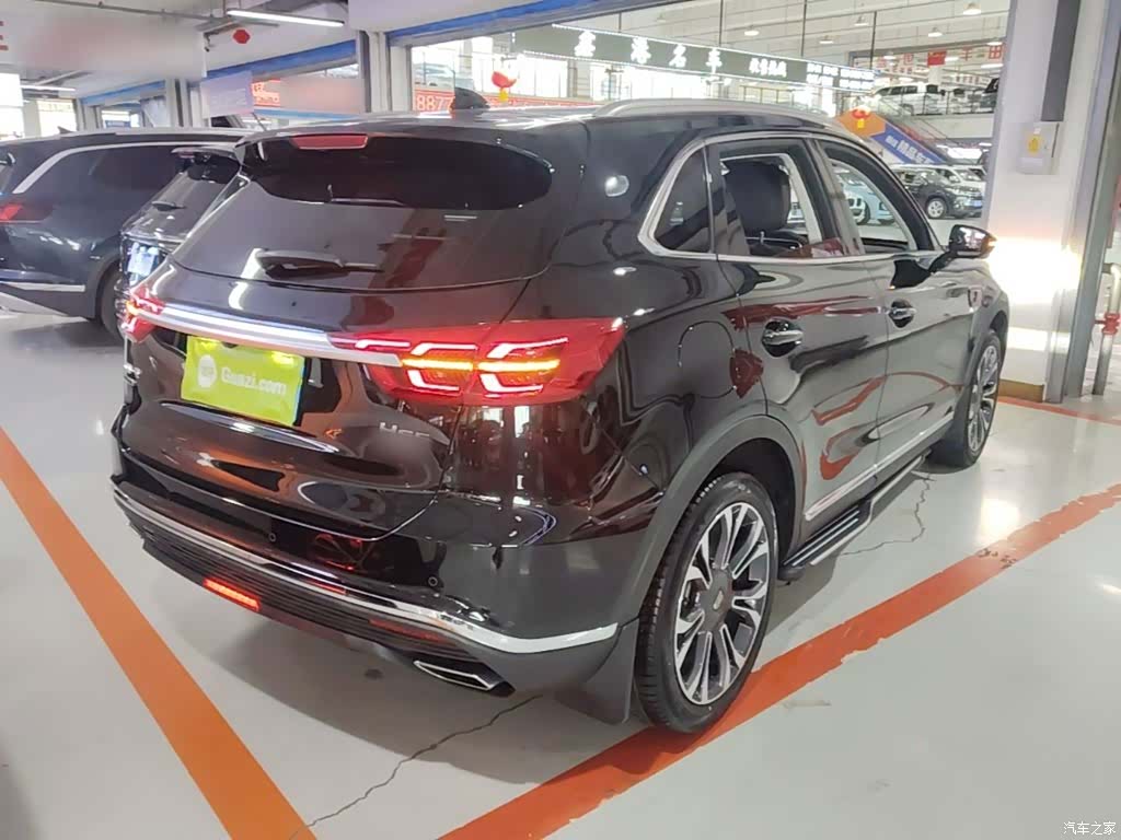 Hongqi HS5, 2021 7