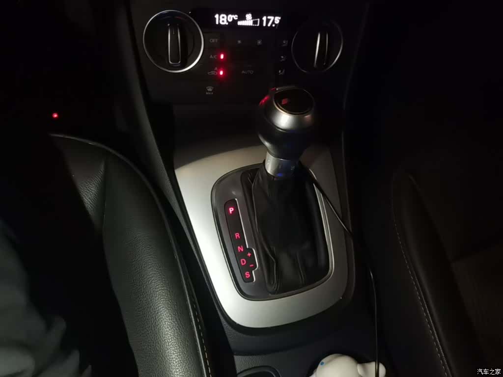 Audi Q3, 2018 14