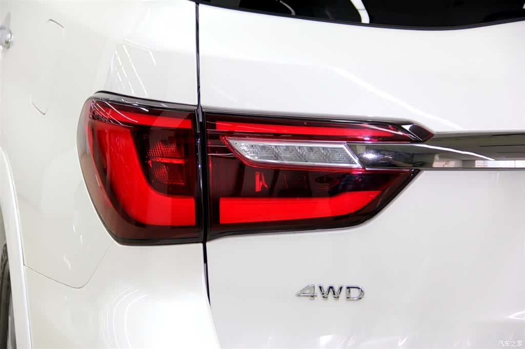 Infiniti QX80, 2023 35