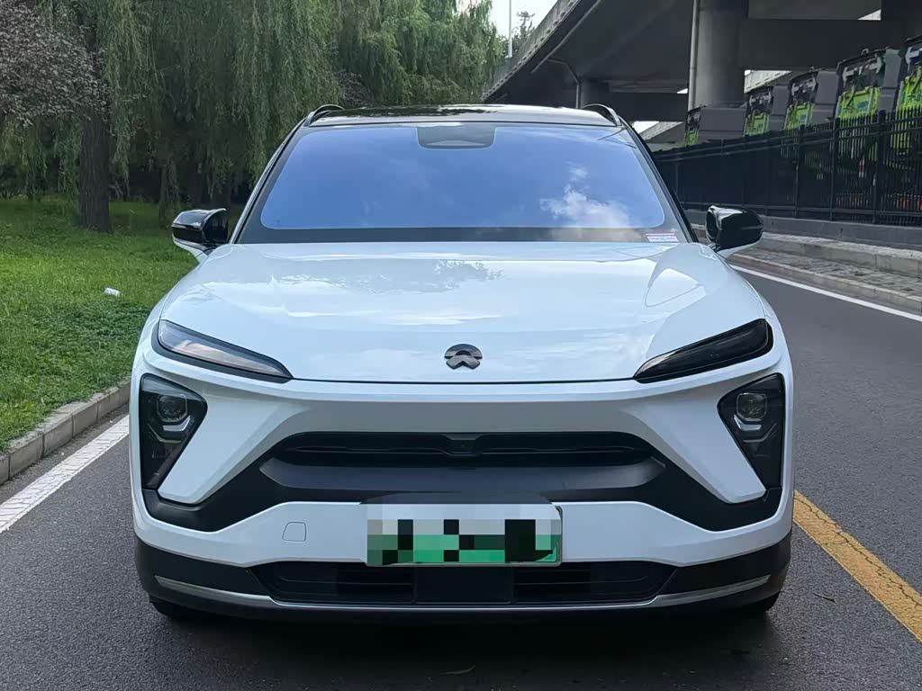 NIO ES6