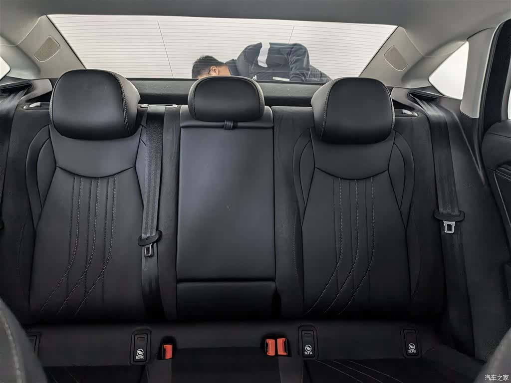 Volkswagen Magotan, 2025 18