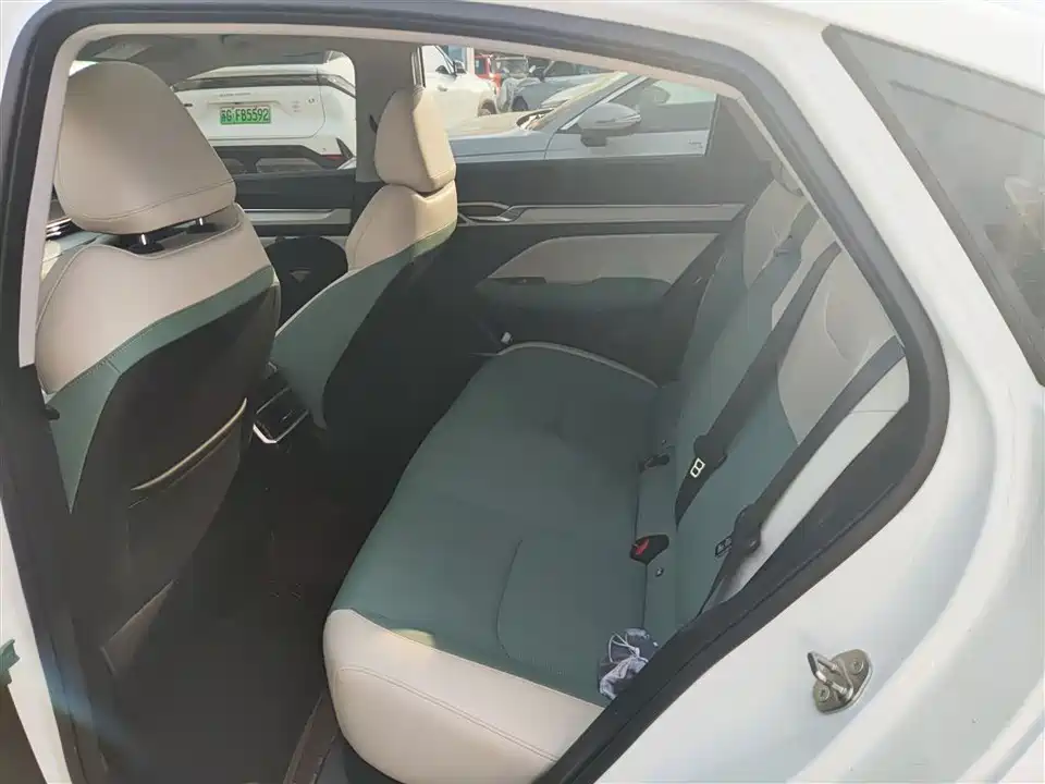 Geely Emgrand L HiP
