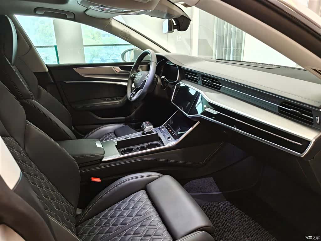 Audi A7, 2025 14