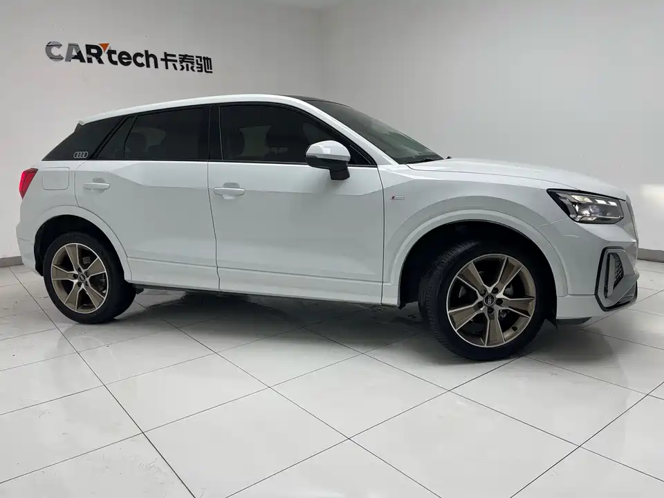 Audi Q2L