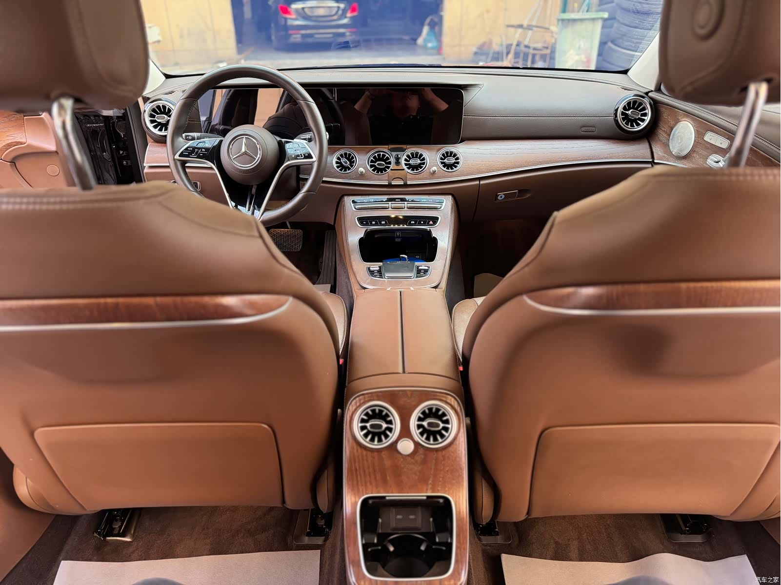 Mercedes-Benz E-Class, 2023 6