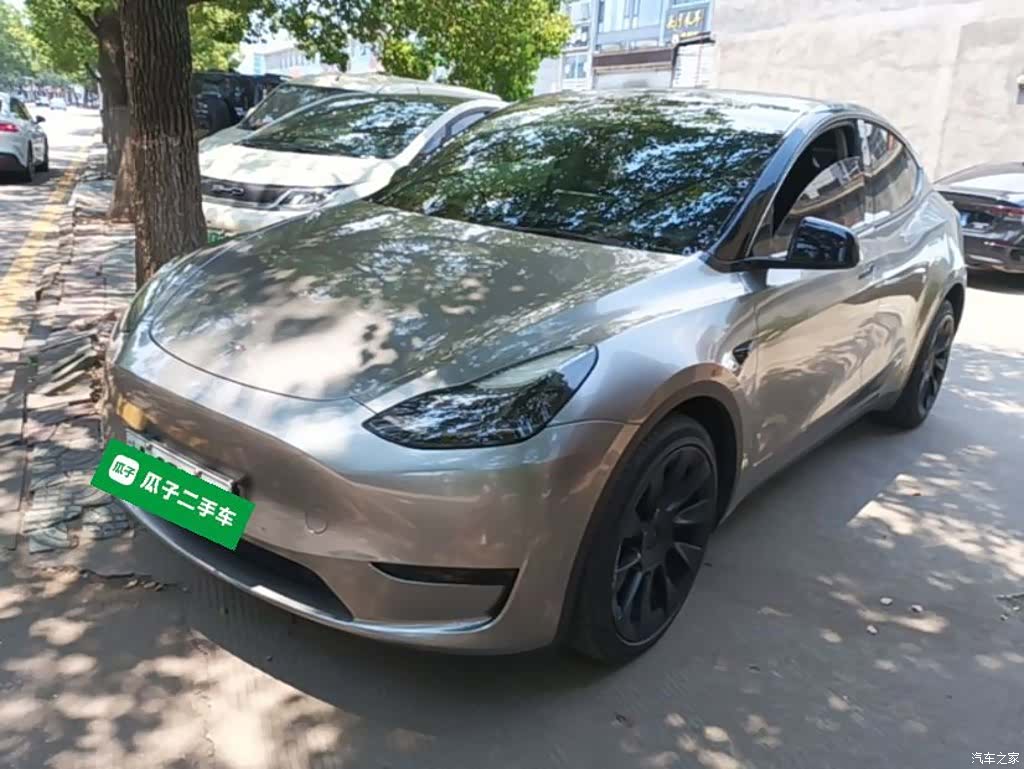 Tesla Model Y, 2023 1