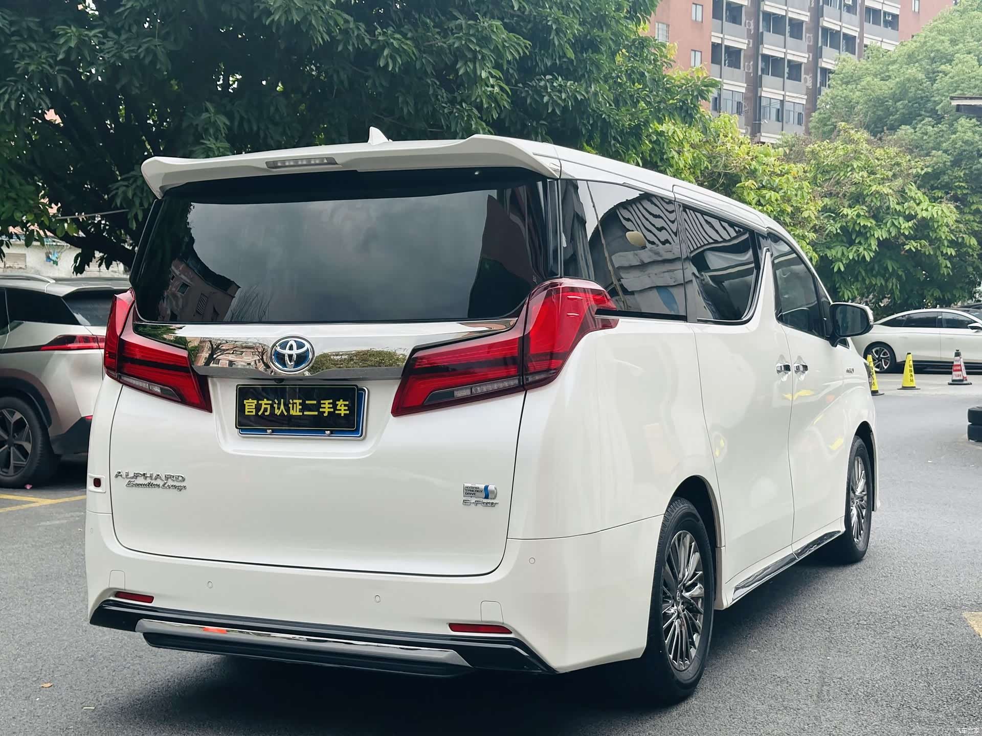 Toyota Alphard, 2023 4