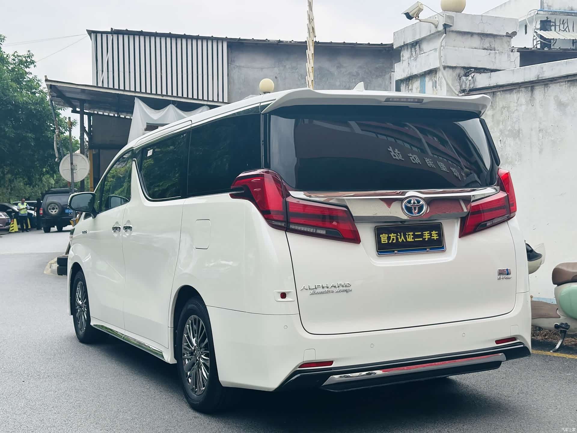 Toyota Alphard, 2023 6