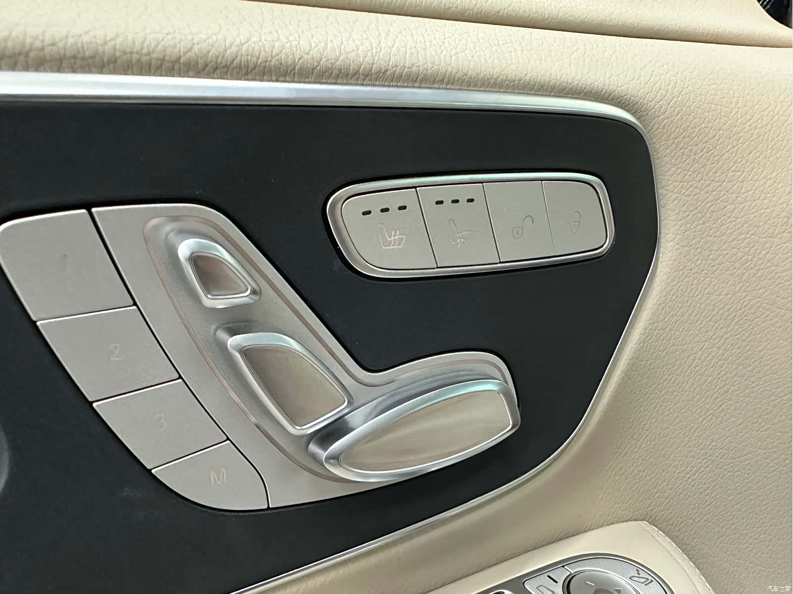 Mercedes-Benz V-Class, 2024 7