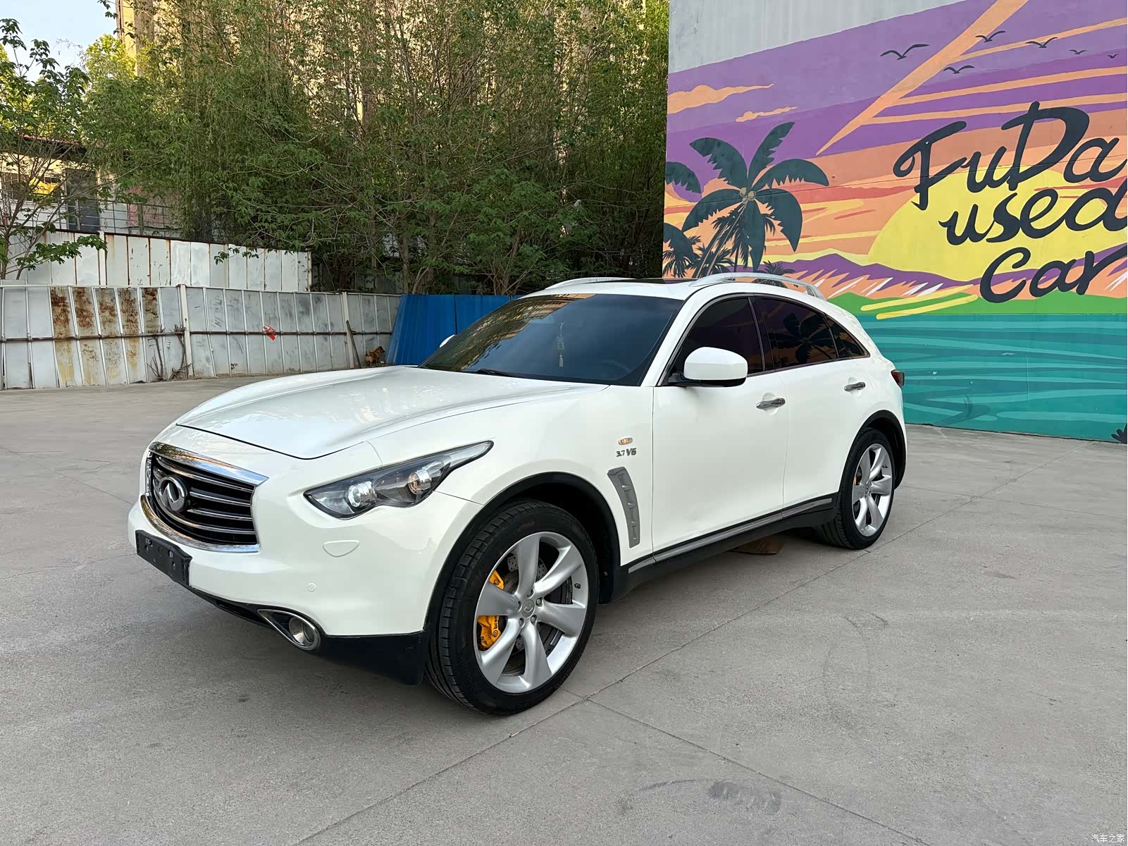 Infiniti FX37
