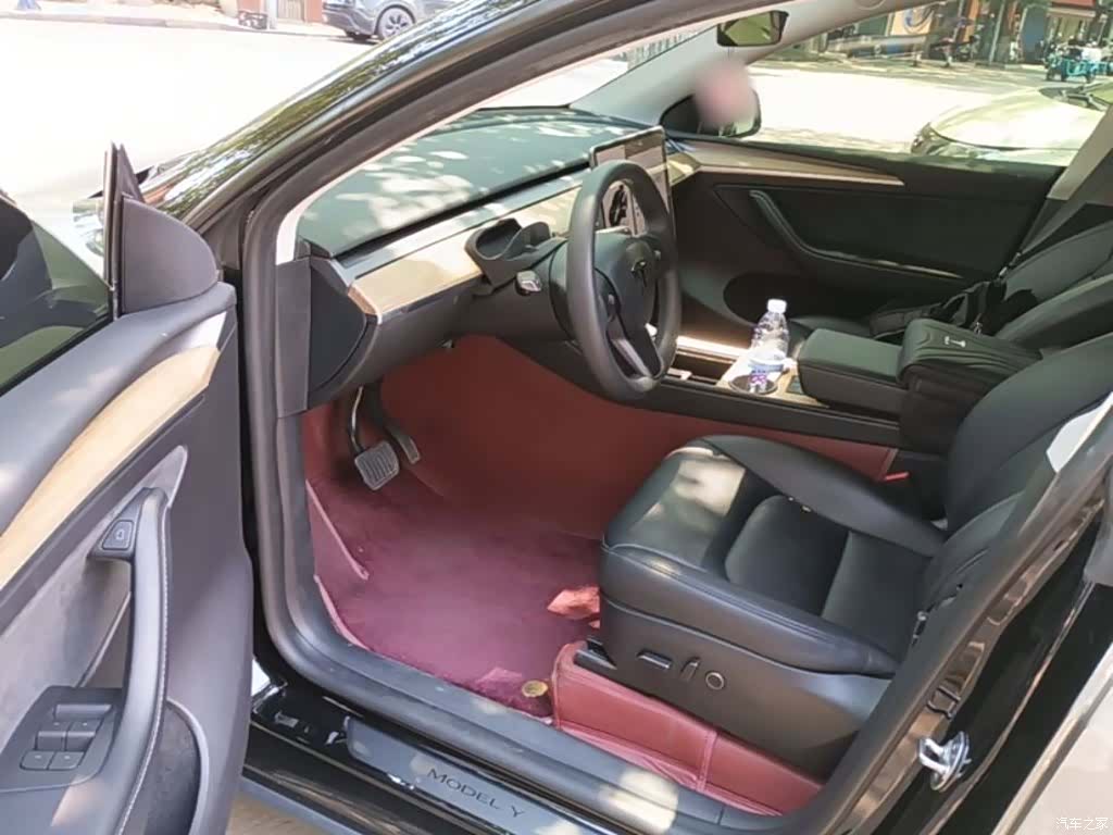 Tesla Model Y, 2023 16
