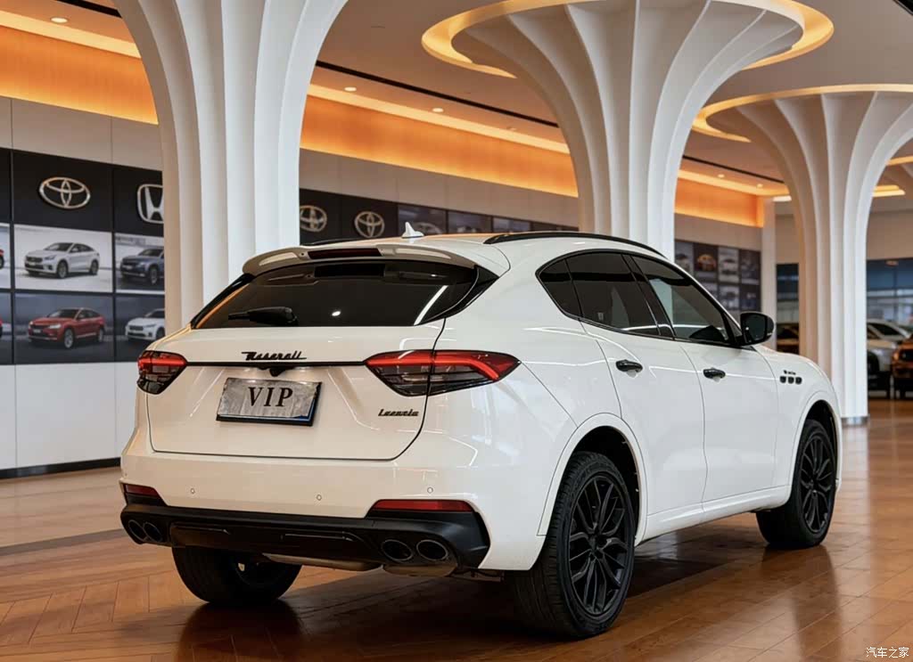 Maserati Levante, 2022 8