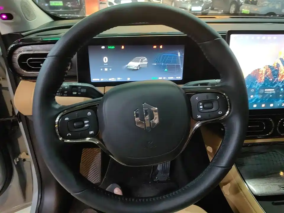 Leapmotor C11