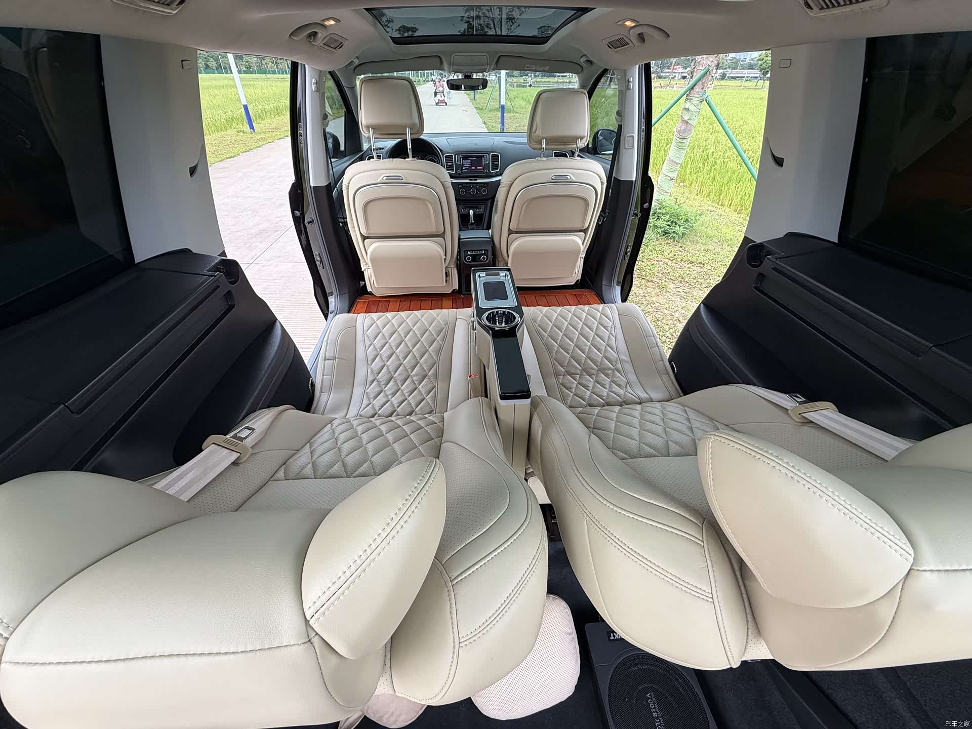 Volkswagen Xia, 2018 17