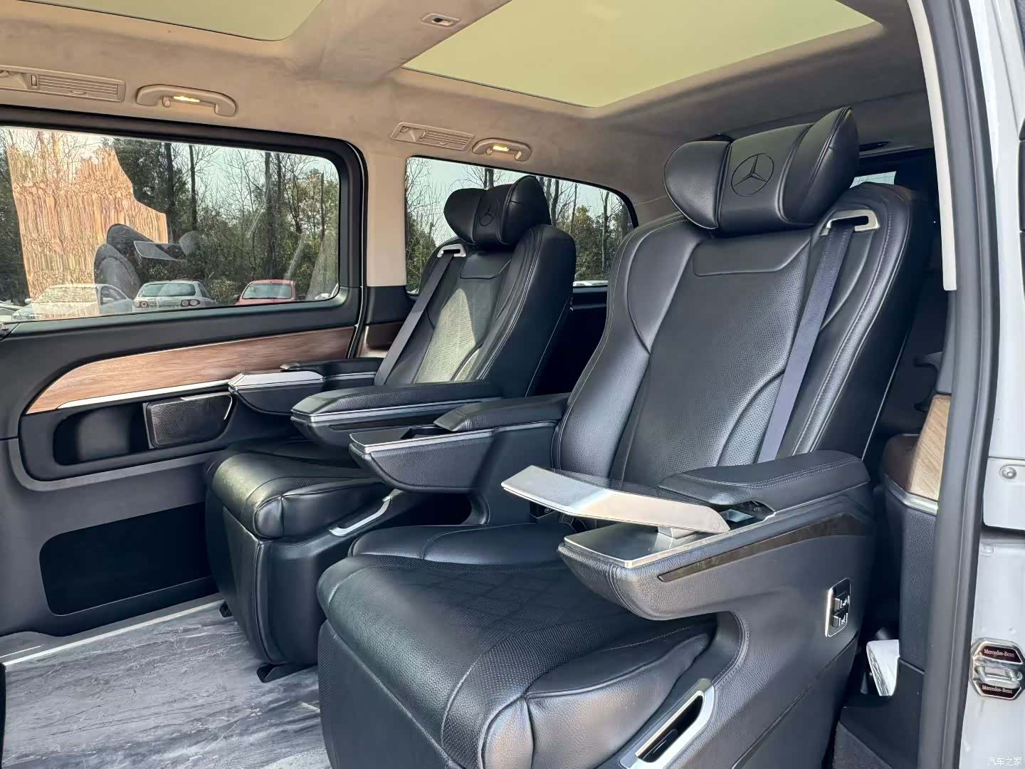 Mercedes-Benz V-Class, 2022 7