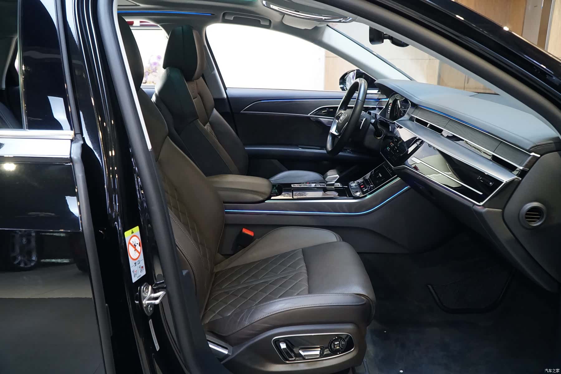 Audi A8L, 2022 10