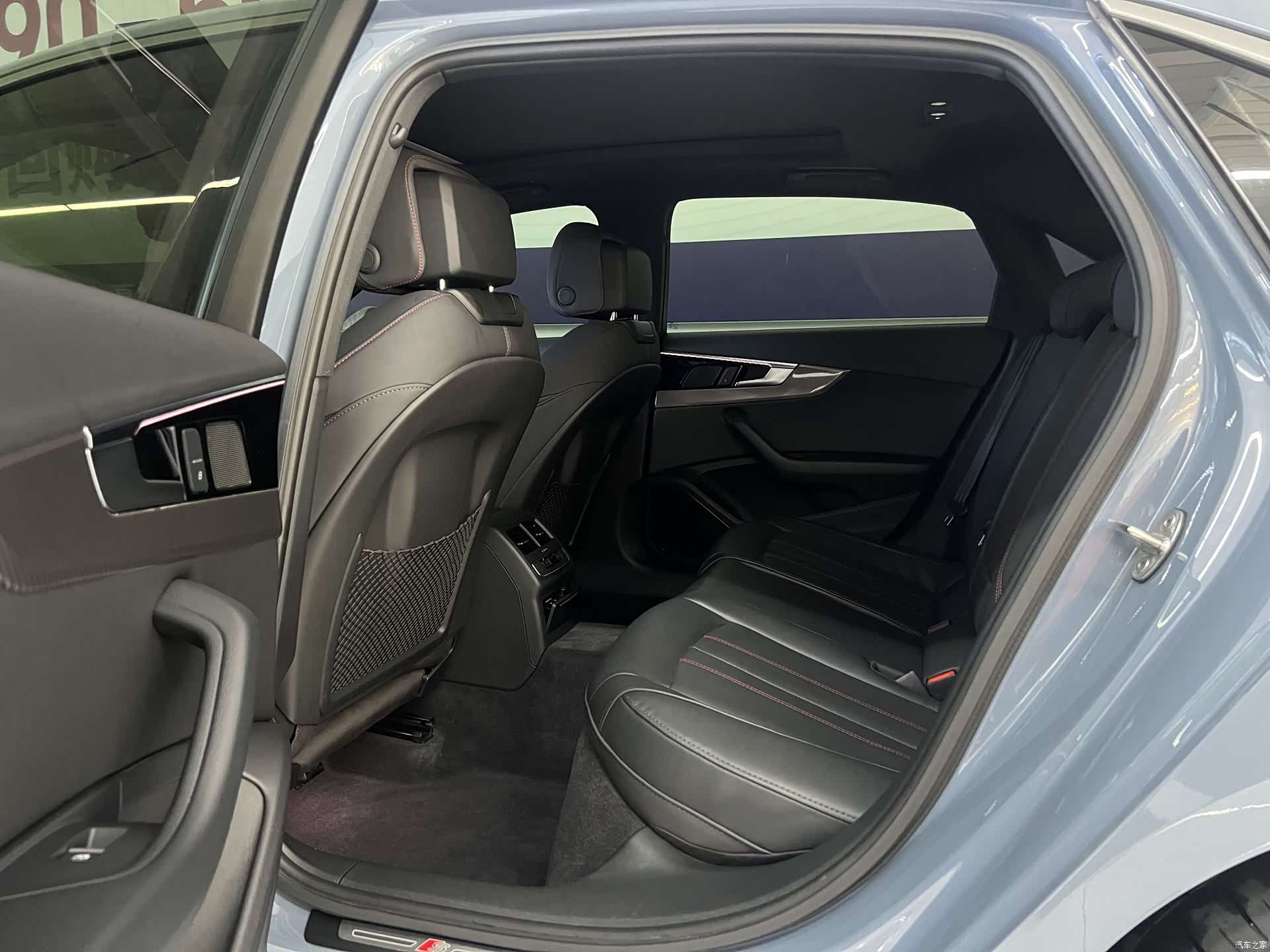 Audi A4L, 2022 3