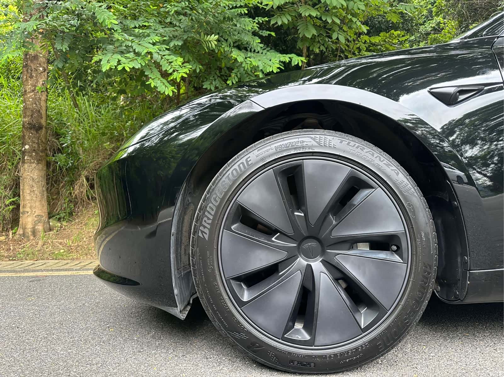 Tesla Model 3, 2025 10