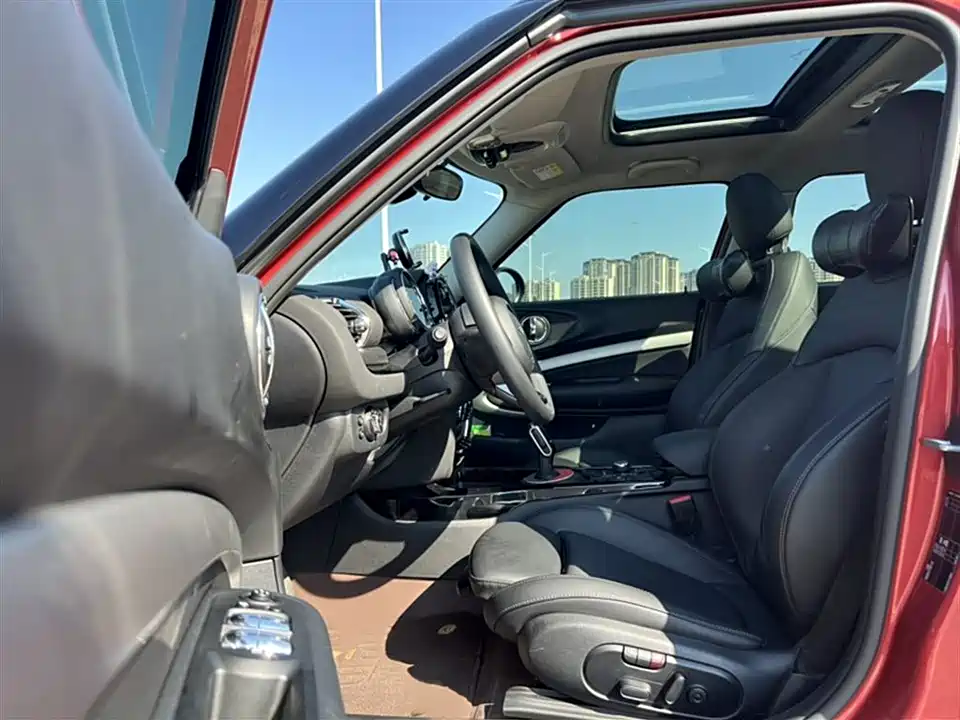 MINI CLUBMAN