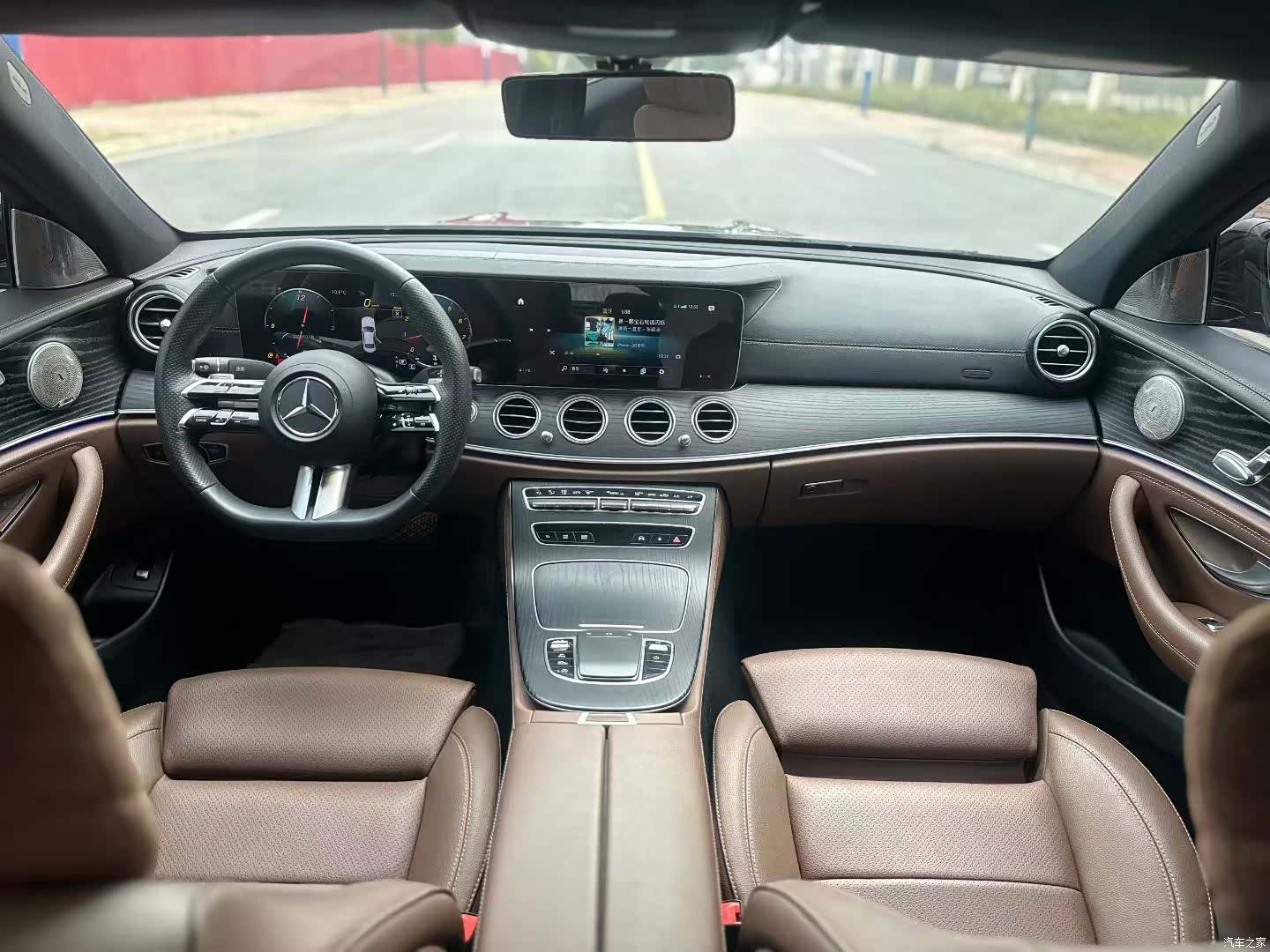 Mercedes-Benz E-Class, 2022 4