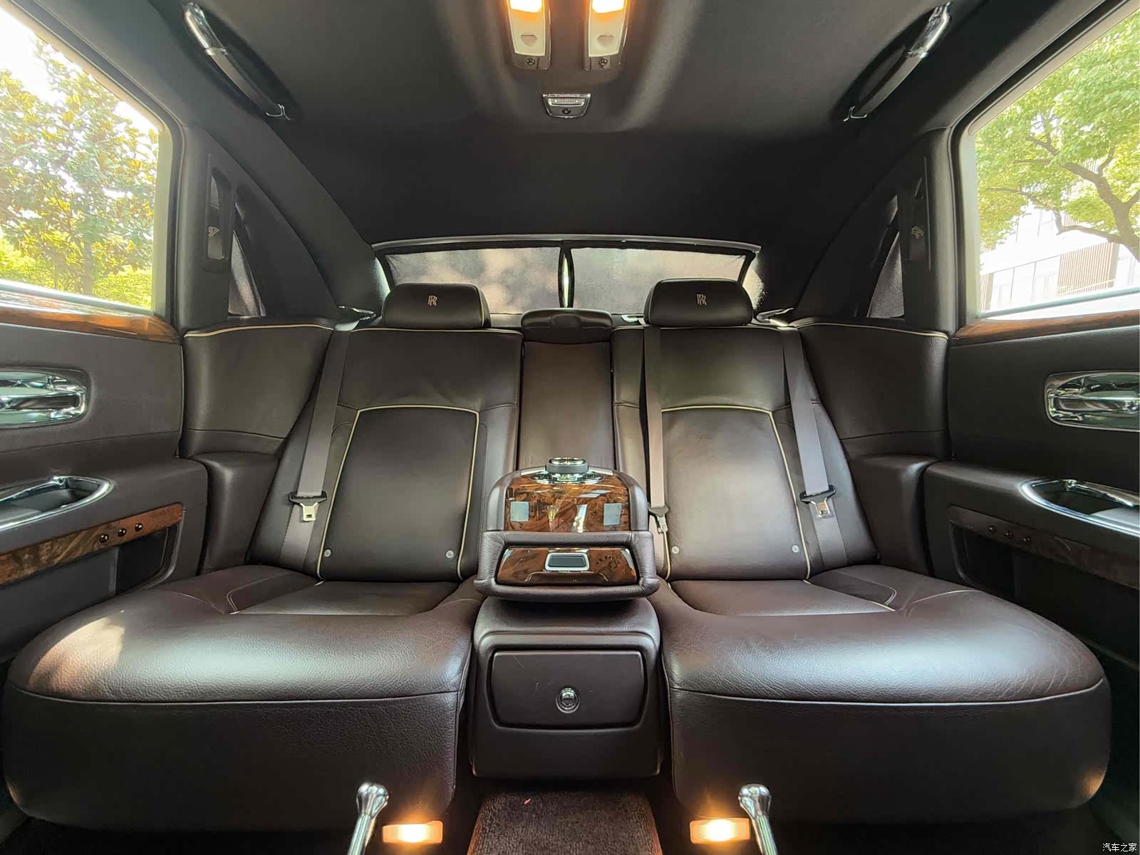 Rolls-Royce Ghost, 2015 все фото