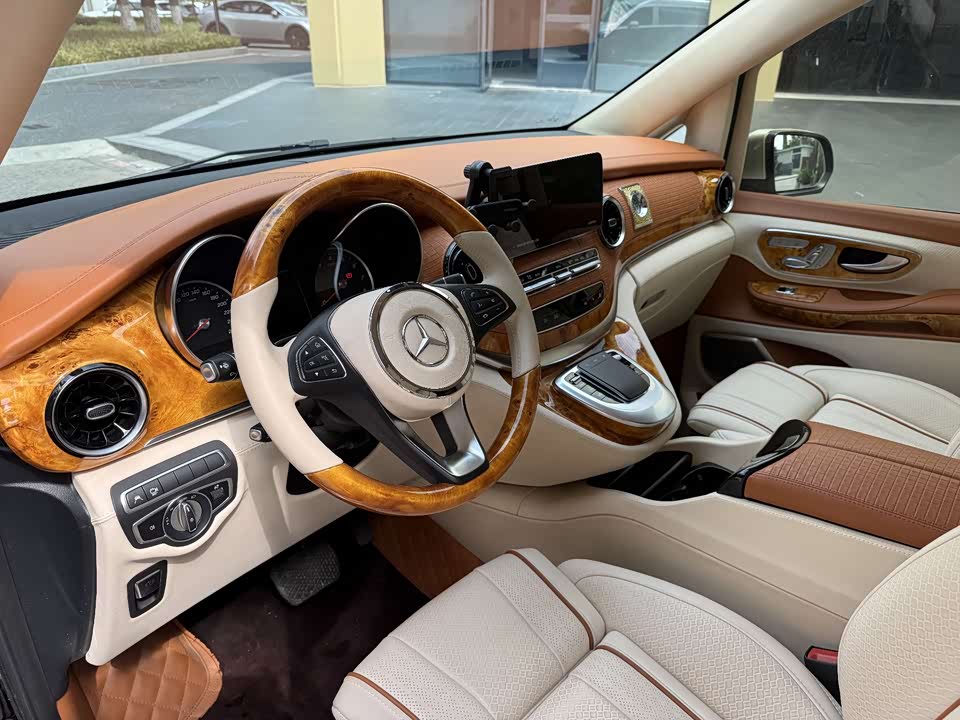 Mercedes-Benz V-class