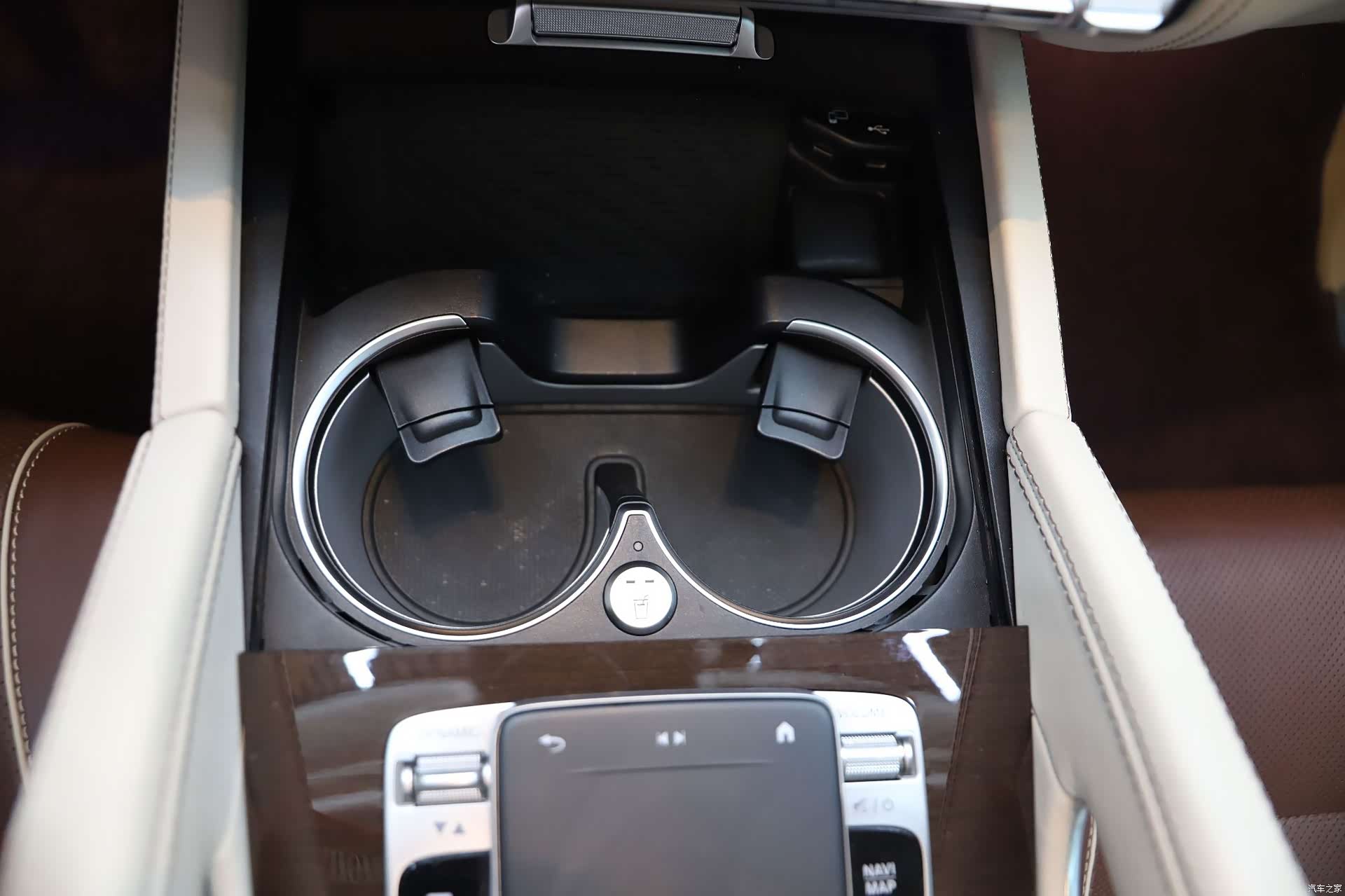 Maybach GLS, 2022 15