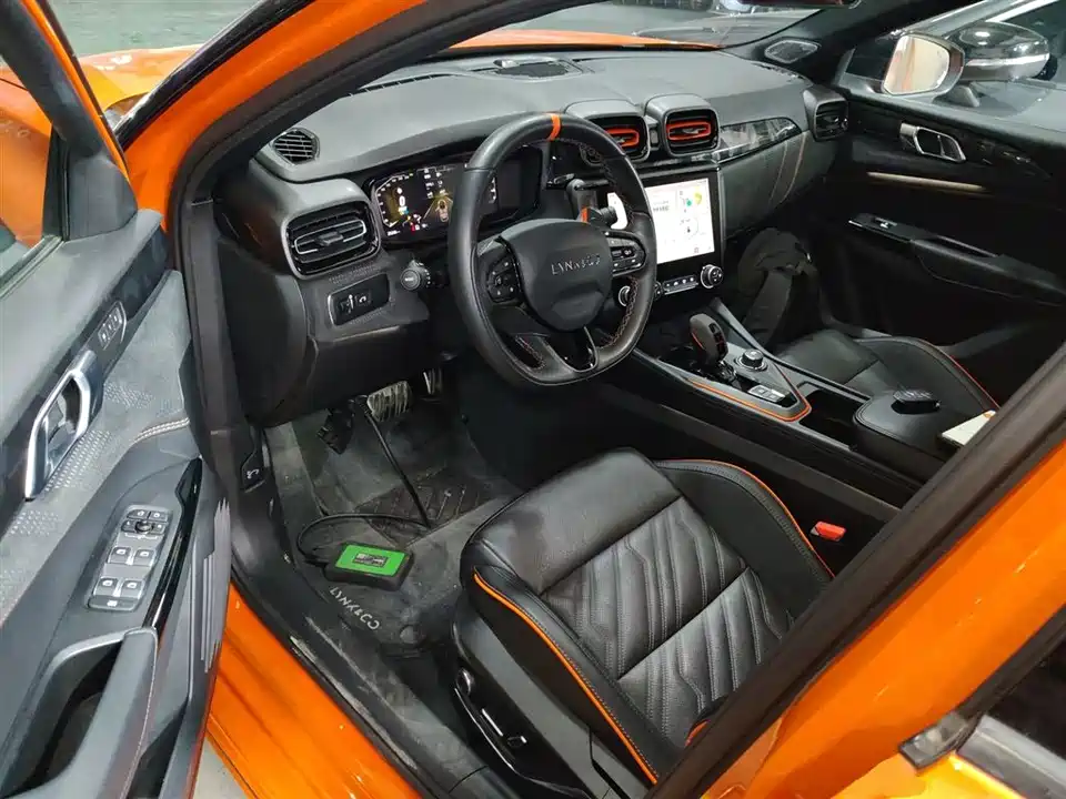 Lynk & Co 02 Hatchback