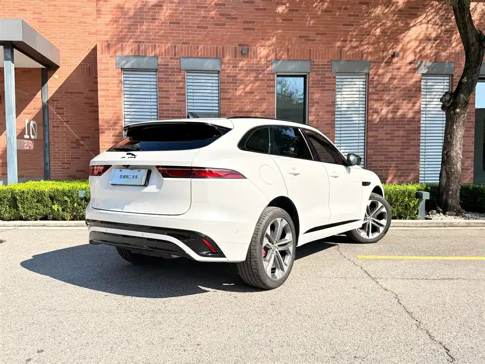 Jaguar F-PACE
