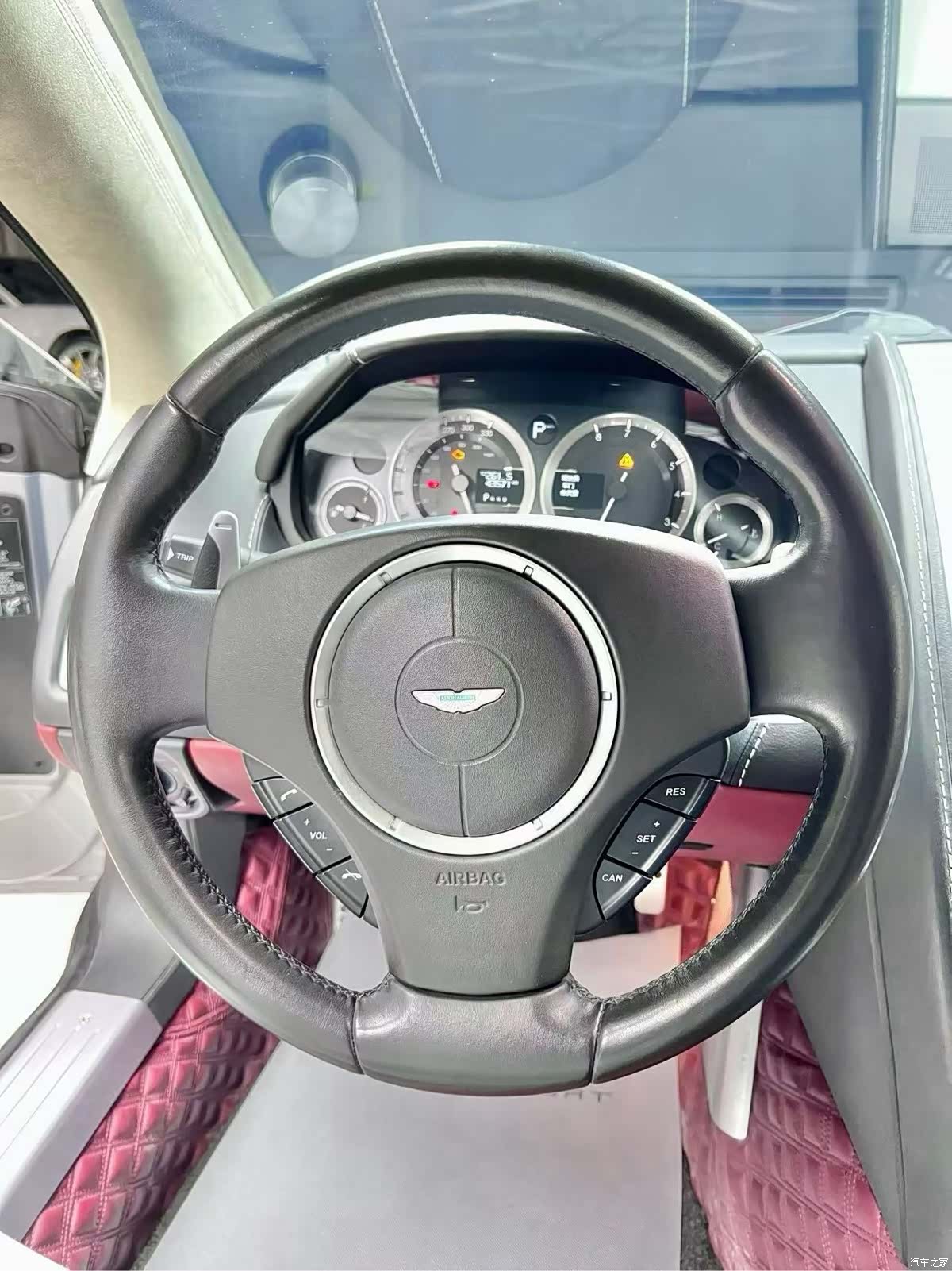 Aston Martin Rapide, 2013 9