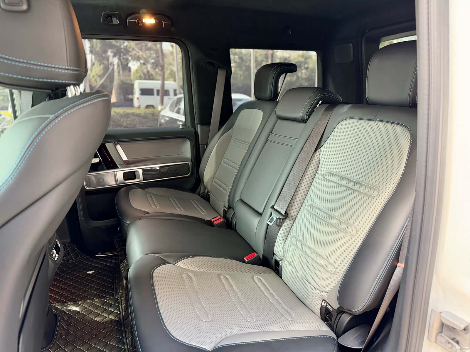 Mercedes-Benz G-Class, 2025 16